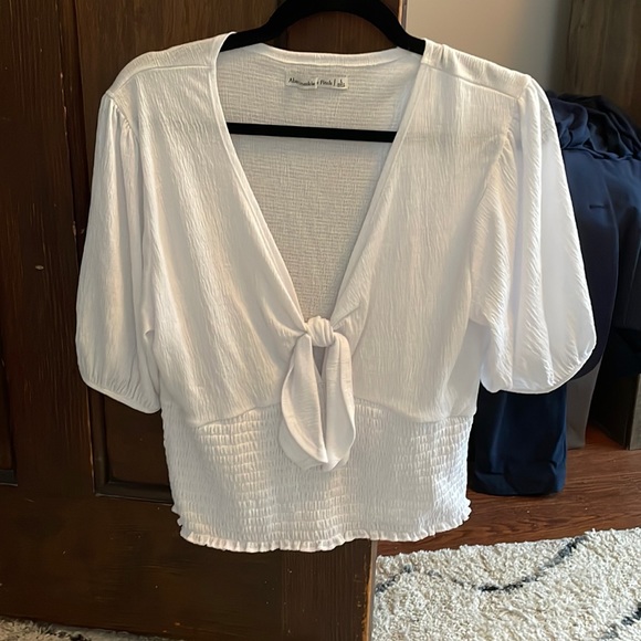 White bow top with elastic bottom - Picture 1 of 4